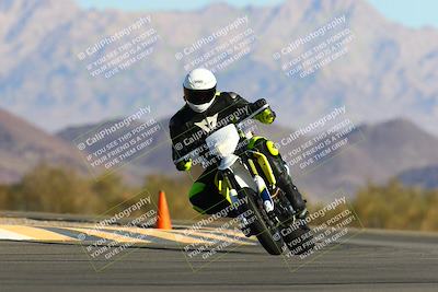 media/Jan-09-2022-SoCal Trackdays (Sun) [[2b1fec8404]]/Turn 14 (10am)/